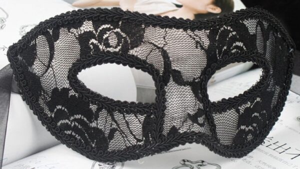 Čipkovaná Masquerade Ball Mask čierna